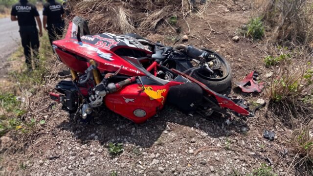 Pierden el control y salen volando: dos estudiantes del Cobach se accidentan en moto rumbo a Tuxtla