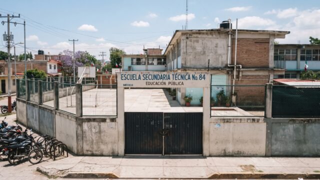Preparatoria 3 alerta por sujetos que graban a estudiantes para subirlos a redes sociales