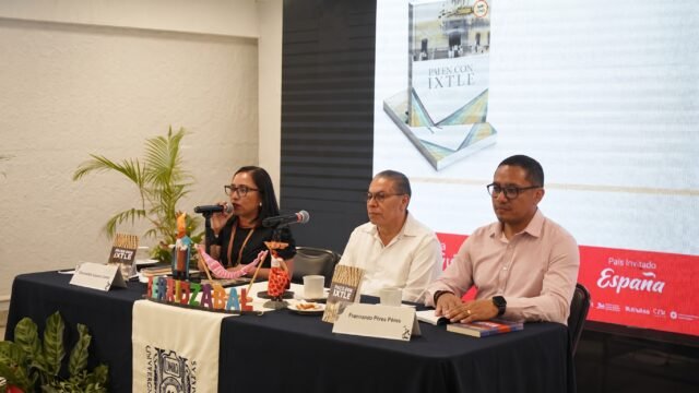 Presentan libro Pata con Ixtle sobre historia de Berriozábal en la FIL Unach