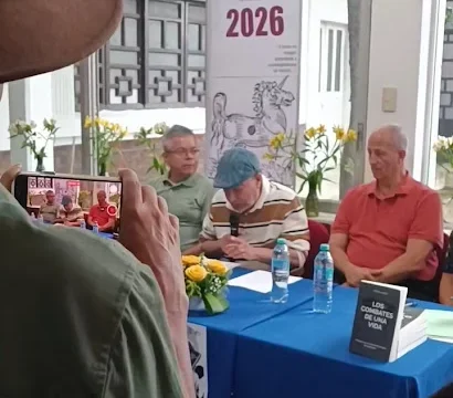 Presentan Los Combates de Una Vida de Manuel Jurado en San Cristóbal de las Casas