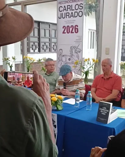 Presentan Los Combates de Una Vida de Manuel Jurado en San Cristóbal de las Casas