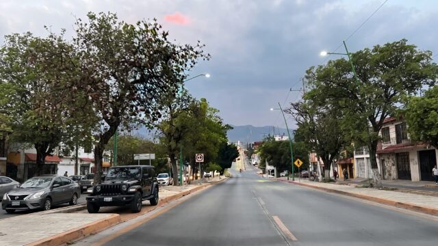 Quisieron llevarse a un niño en la Satélite: vecinos señalan a una Jeep negra que ronda Tuxtla