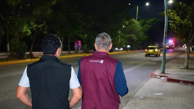 Realizan bacheo nocturno en vialidades principales de Tuxtla Gutiérrez