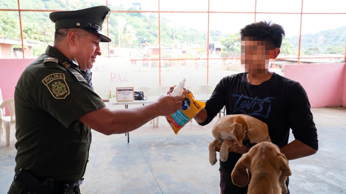 Realizan jornada de protección animal y tenencia responsable en Chilón