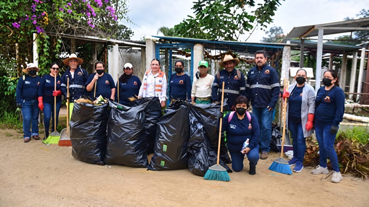 Recolectan 20 toneladas de desechos en panteón municipal de Villaflores