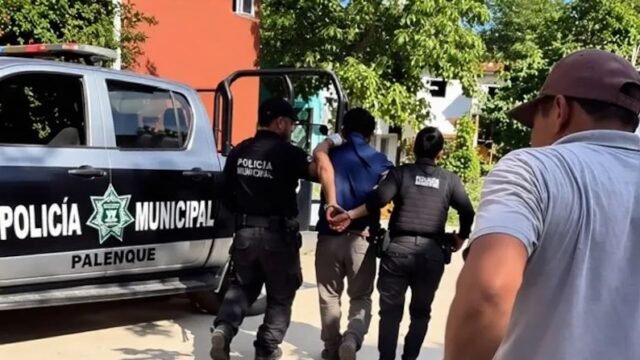 Sale con machete contra dos en moto en Palenque y el barrio lo frena primero