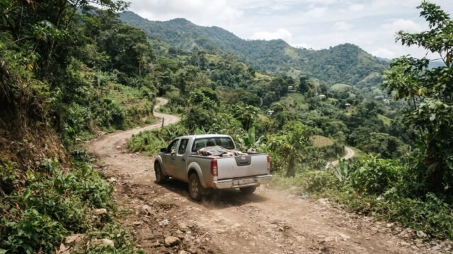 Salió rumbo a San Cristóbal y se esfumó: buscan camioneta Hilux en la vía Palenque-Ocosingo