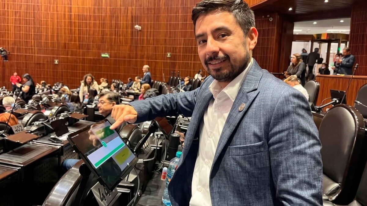 Se defiende Guillermo Santiago: impugna freno del IEPC por bardas y video en Tuxtla
