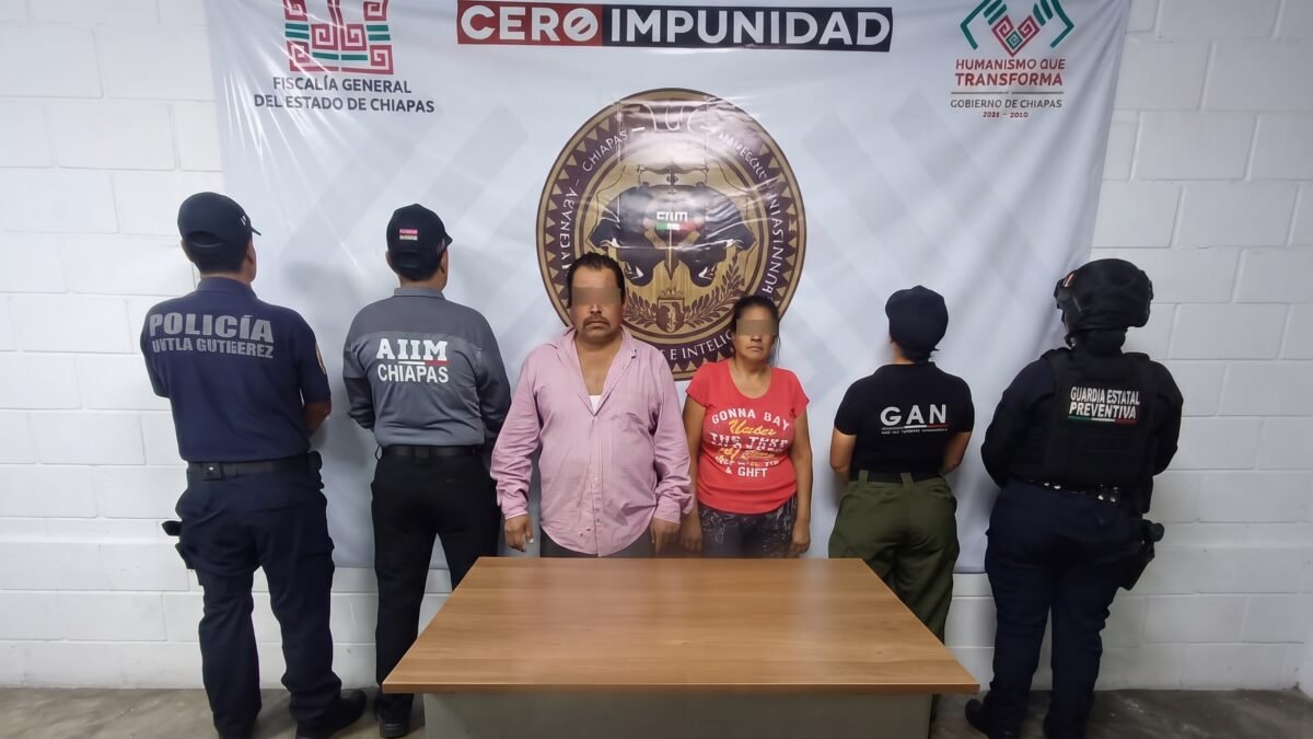¡Se le acabó el canto al Gallo!: cae con su pareja y 22 bolsitas en Tuxtla