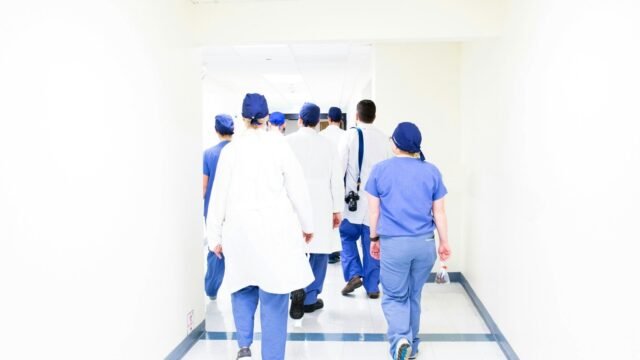 ¡Se quedan sin plaza!: 3 de cada 4 médicos de Chiapas reprueban el salto a la especialidad