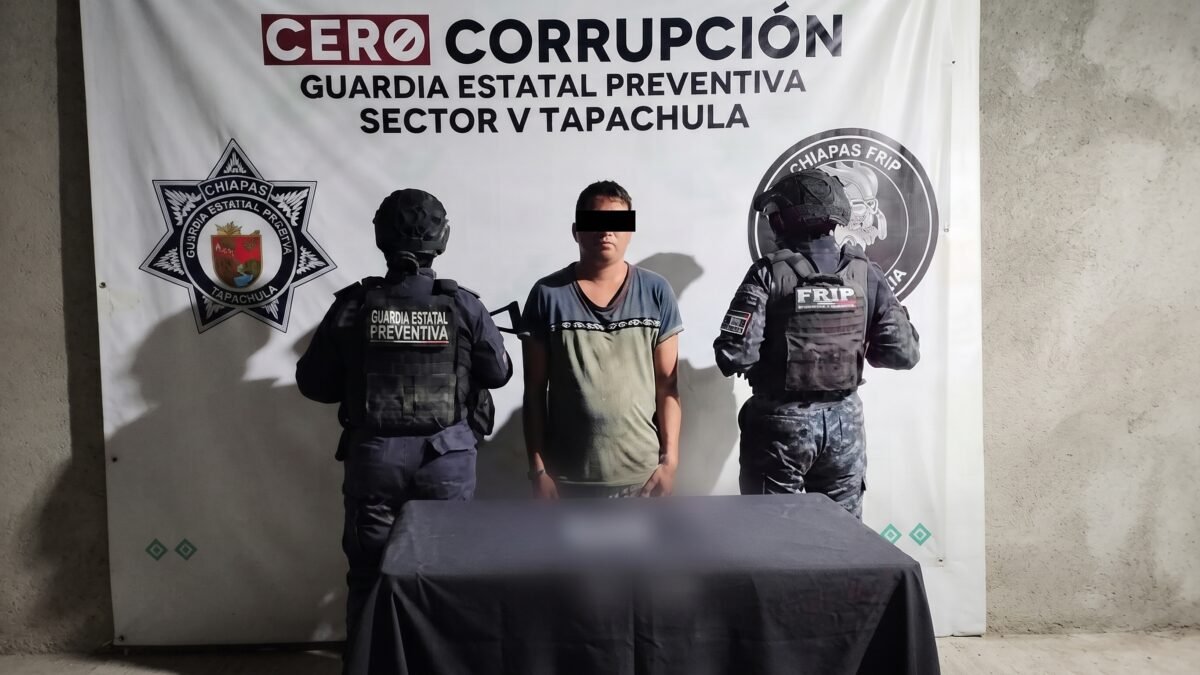 Se sentía Cuatete en Suchiate: lo agarran en el parque con 13 bolsitas de cristal