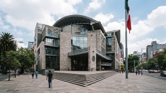 Senado avala reforma de nacionalidad única para Presidencia y gubernaturas con 22 congresos