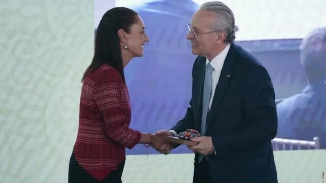Sheinbaum propone regularizar adeudos fiscales sin multas y simplificar trámites en 2027
