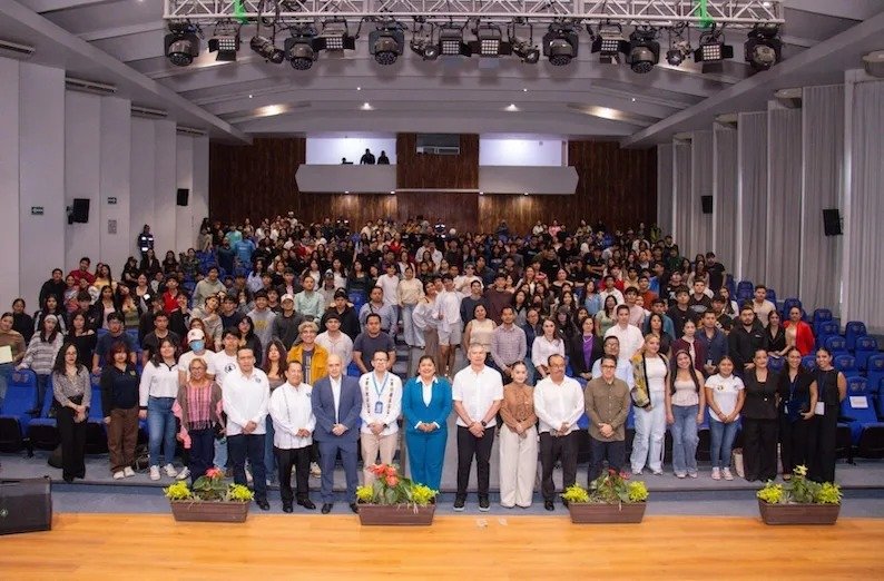 Siguen la ruta del dinero: ONU enseña a estudiantes de la Unach cómo se lava la trata