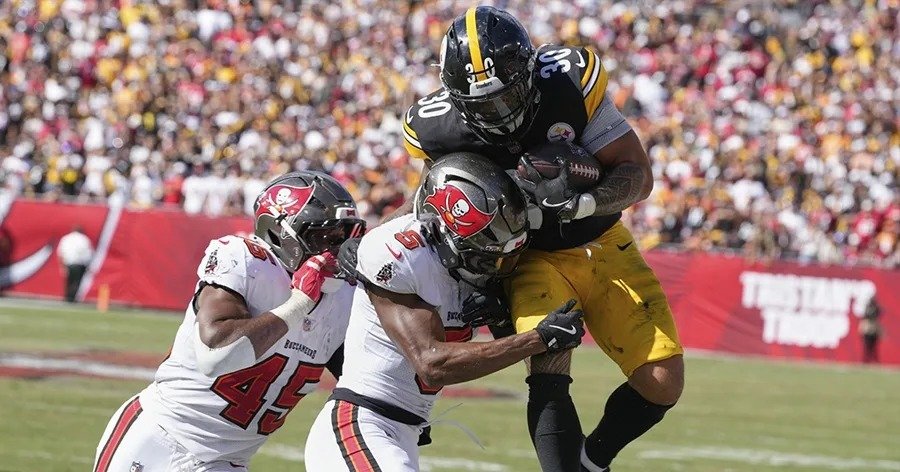 Steelers logran remontada histórica y vencen 26-19 a Buccaneers en tiempo extra