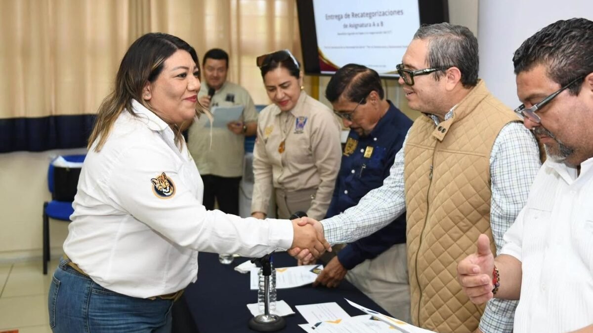 Suben de categoría en la UNACH: 23 docentes pasan de Asignatura A a B tras negociación sindical
