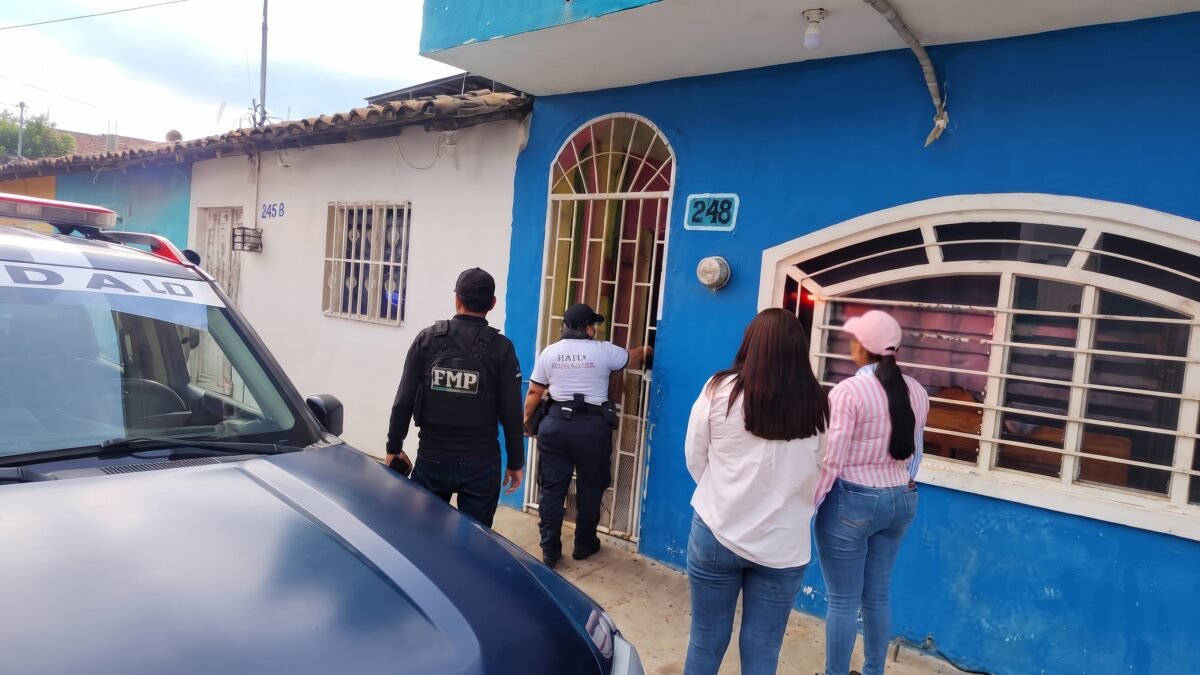 Tocan puertas contra la violencia: Fiscalía lleva Escudo Violeta a casas de Villaflores