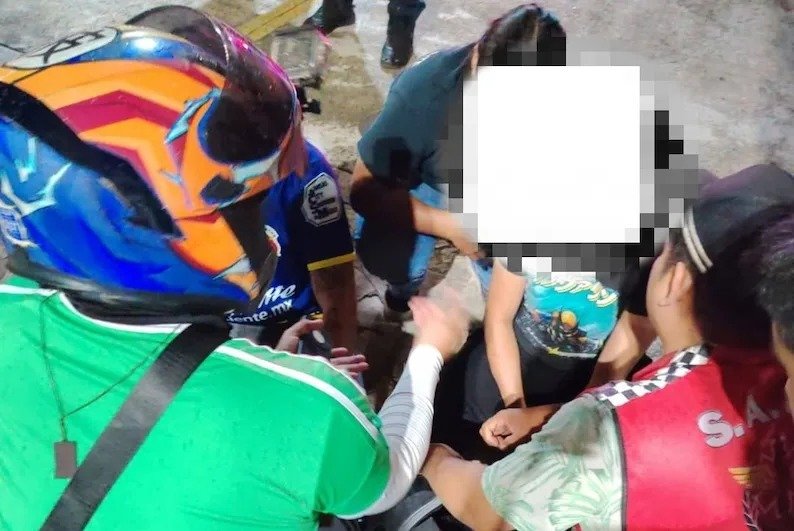 Tumban a la de los mandaditos: camioneta la deja con la canilla adolorida en Tapachula