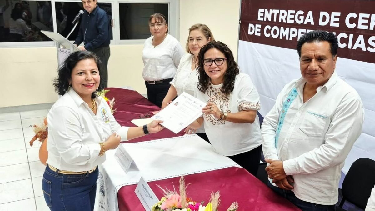 Unicach certifica competencias laborales de integrantes de Red Internormales Campeche-Chiapas