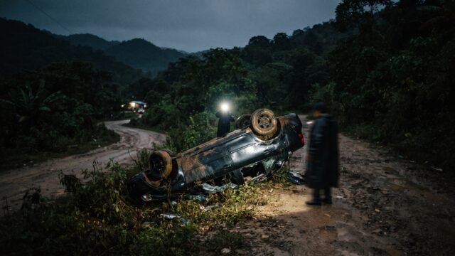 Vuelca automóvil en la carretera Jomanichim-Tenejapa con solo daños materiales